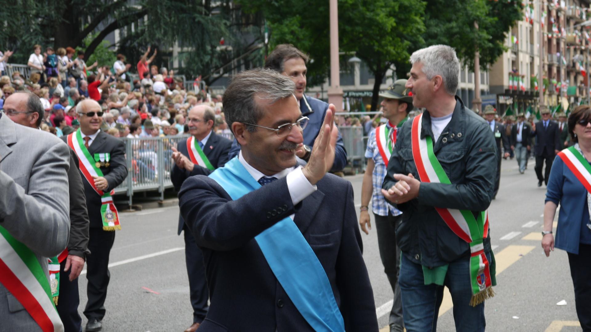 Alpini, da Bolzano l'arrivederci a Piacenza. Trespidi e 20 sindaci alla sfilata ...